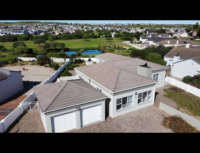 4 BEDROOM HOUSE FOR SALE IN COUNTRY CLUB